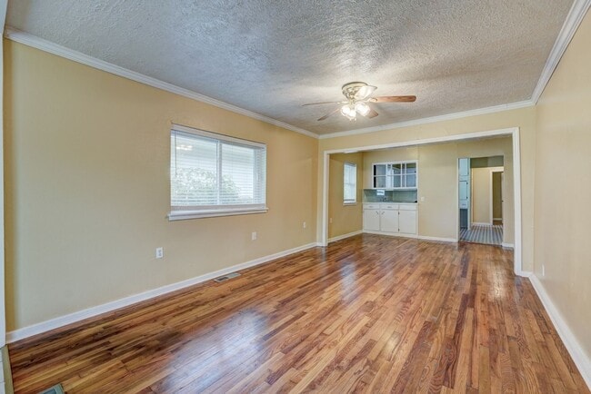 Building Photo - 4 bed 2 bath home in Norman