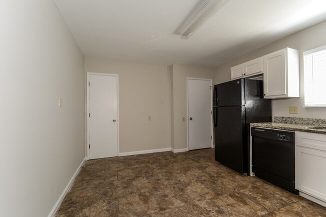 Building Photo - 1450 Night Dr