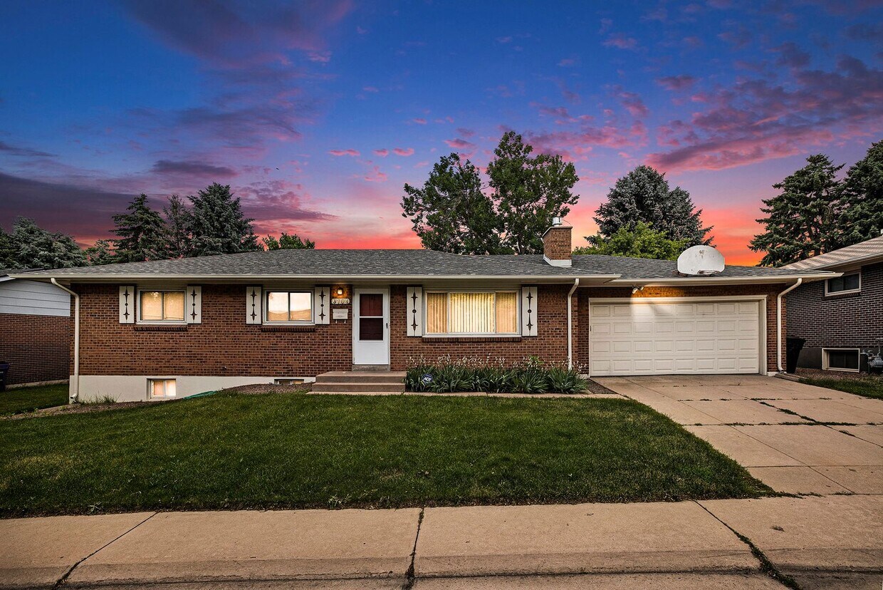 Primary Photo - Charming 4-Bedroom Home with Finished Base...