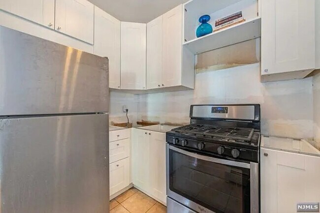 Building Photo - 491 S Clinton St