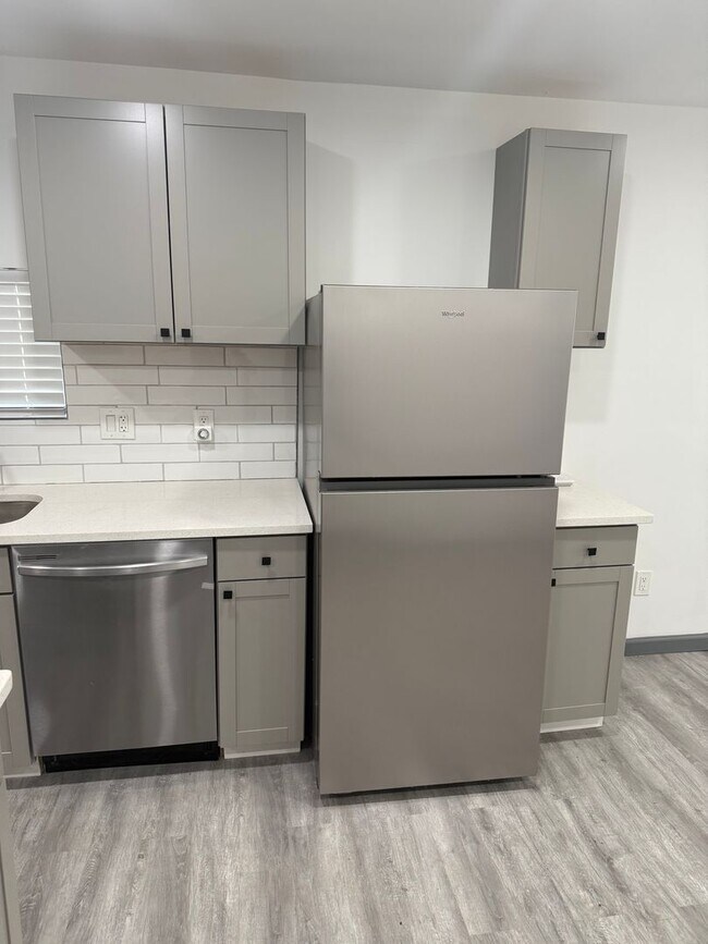 Foto del edificio - Oakland City 3 Bed/2 Bath, Beautifully Remodeled with Lovely Chefs Kitchen!