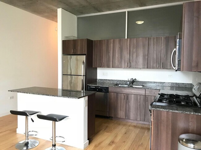 Foto del edificio - High floor 2b2b unit right by Westloop