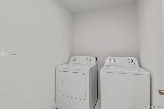 Foto del edificio - 22209 SW 103rd Ct