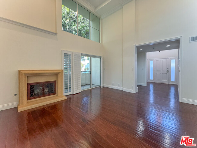Building Photo - 2824 Arizona Ave