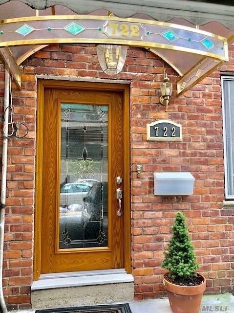 Building Photo - 722 Lincoln Ave