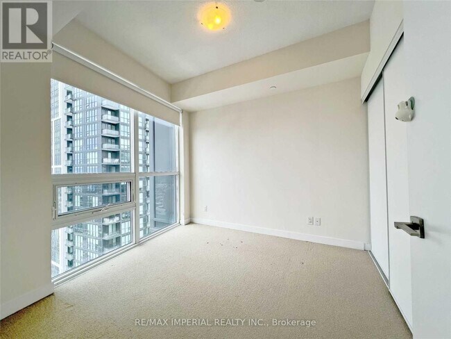 Building Photo - 510 Curran Place