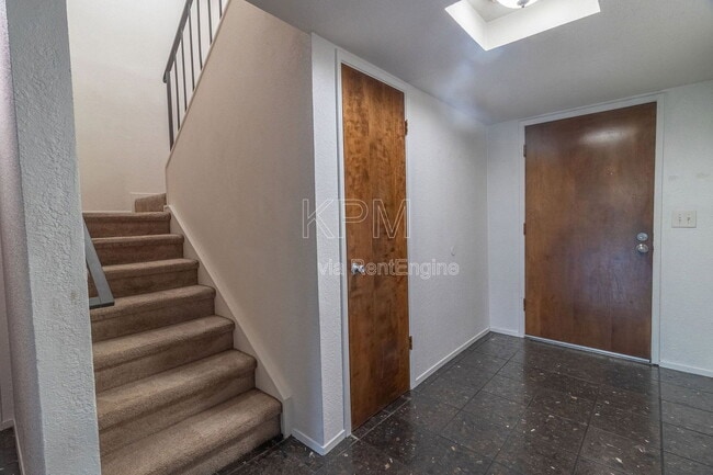 Building Photo - 5530 Sandpiper Ct