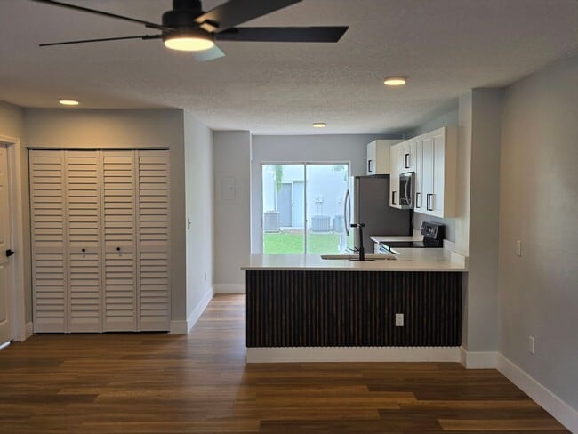 Photo - FOR RENT!! RECENTLY RENOVATED 2 BEDROOM 2 BATH CONDO (FIRST FLOOR)...