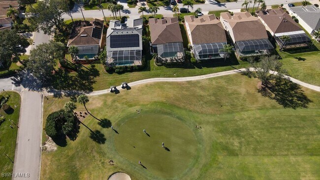 Foto del edificio - 9287 Coachhouse Ln