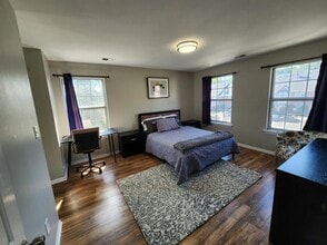 Building Photo - 37 Howard Court3 - Master Bedroom