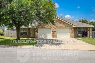 Building Photo - 5022-502205 205 Loop