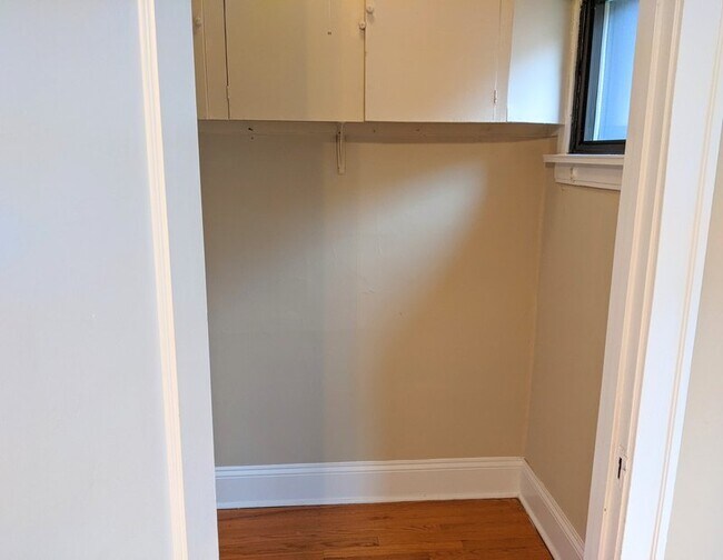 Building Photo - 2125 Ridge Ave