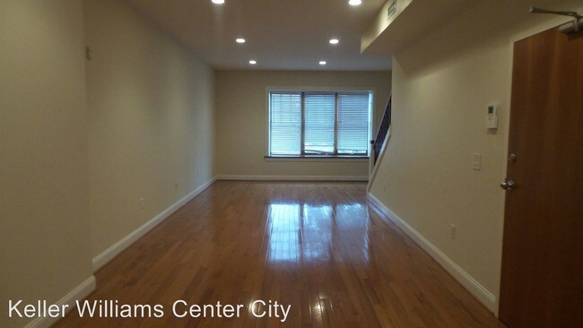 Building Photo - 626 S BROAD St