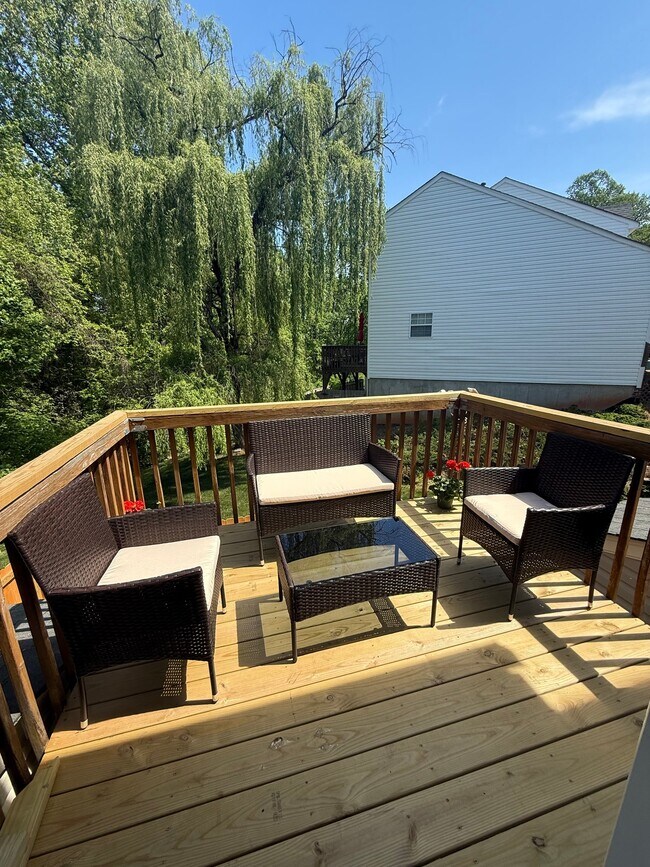 Foto del edificio - 3781 Winborne Ln
