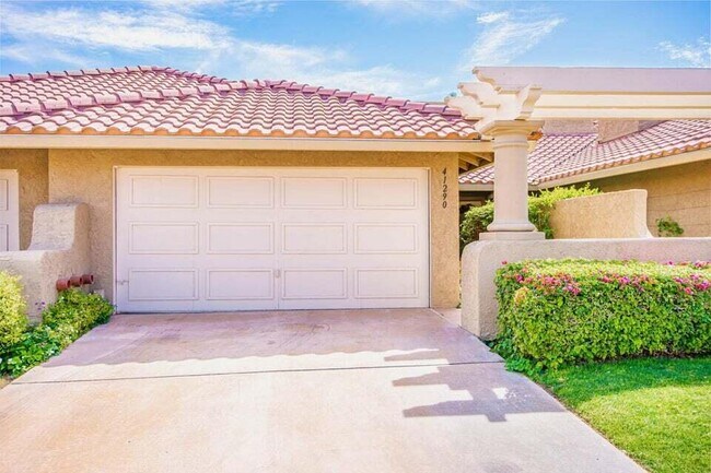 Foto del edificio - 41290 Woodhaven Dr E