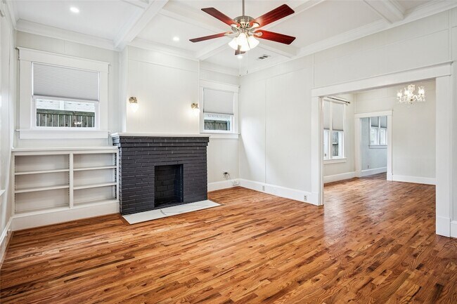 Foto del edificio - 5621 Miller Ave