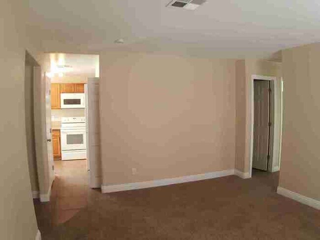 Building Photo - 301 Kings Ave