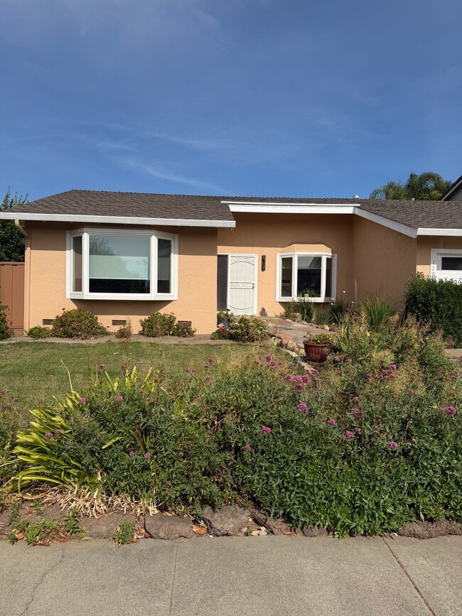 Building Photo - 1204 Woodflower Way