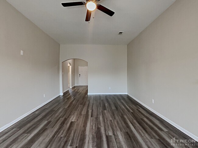 Foto del edificio - 14210 Bridgeview Ln