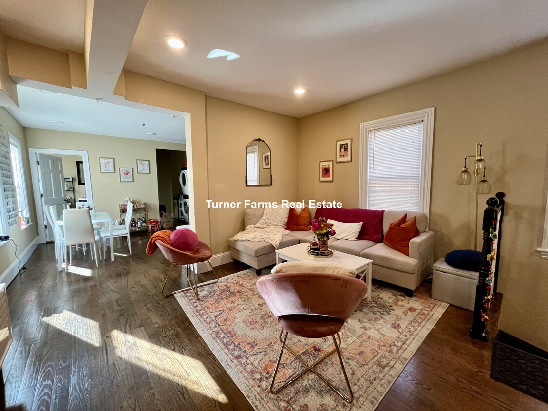 Foto principal - 1566 Tremont St