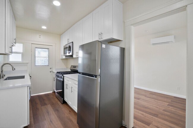 Foto del edificio - 3022-3028 Cedar St.