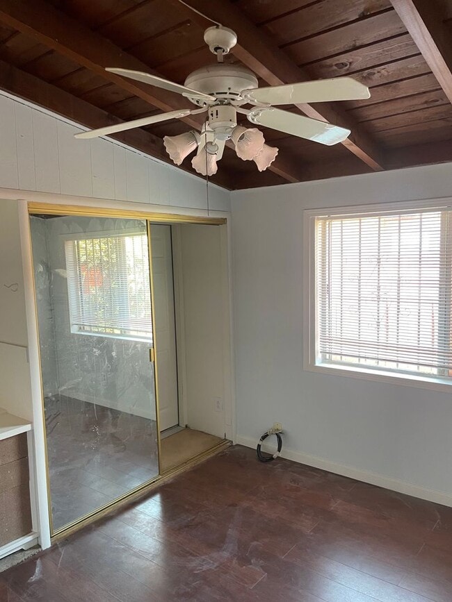 Building Photo - Unique Pittsburg home with 2 kitchens in g...