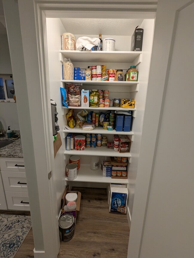 Building Photo - 613 E 8800 S