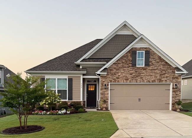 Beautiful 4 Bedroom Single Family Home - Beautiful 4 Bedroom Single Family Home