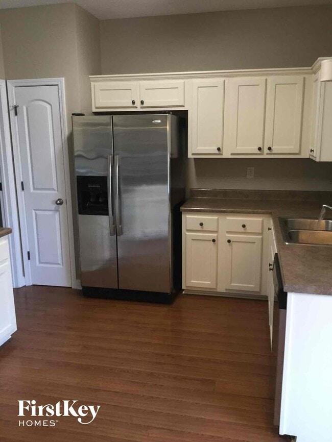 Building Photo - 1628 Needle Oak Dr
