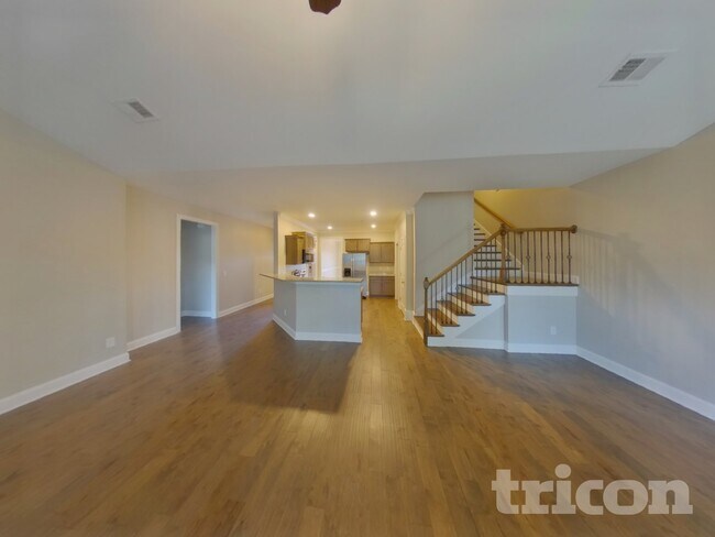 Foto del edificio - 5105 Cloverhill Dr