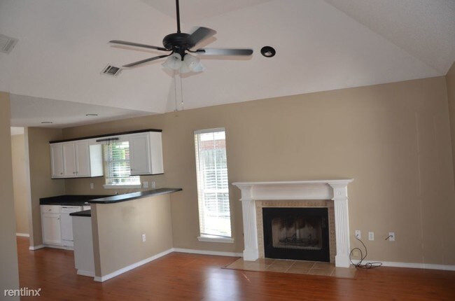 Foto del edificio - 3 br, 2 bath House - 13112 Hawthorn Pl