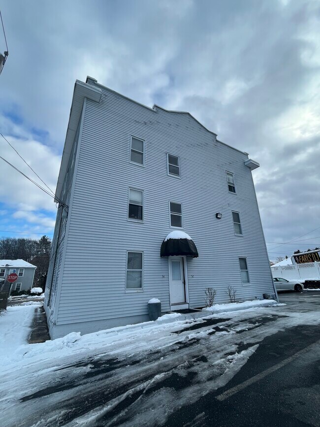 54 Johnson St Unit 54 3rd Floor, Leominster, MA 01453 Apartments in