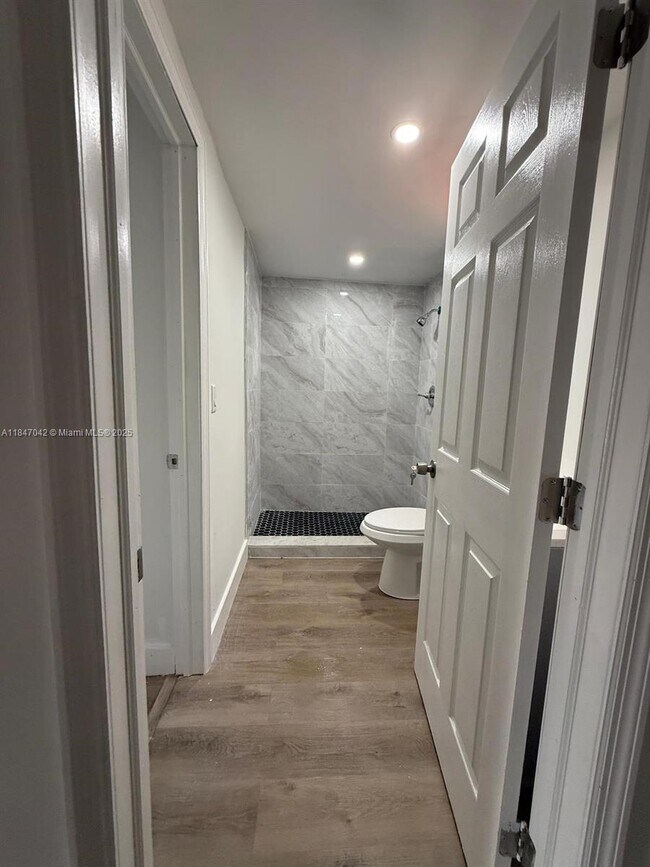 Foto del edificio - 1669 NW 70th St