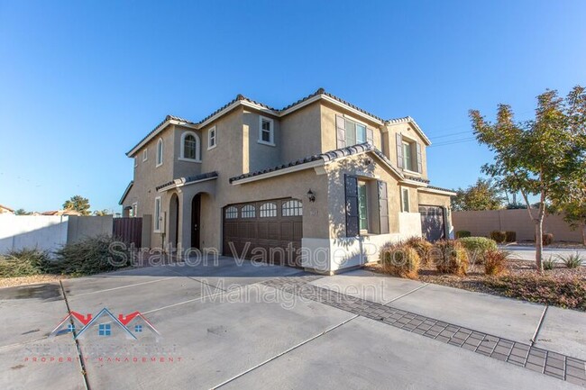 Building Photo - 905 S Canal Dr