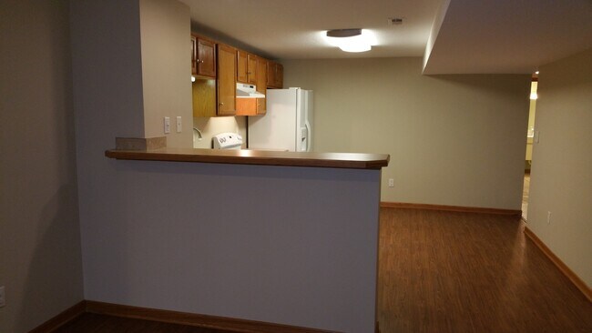 Foto del edificio - 2 Bedroom Garden Level Duplex