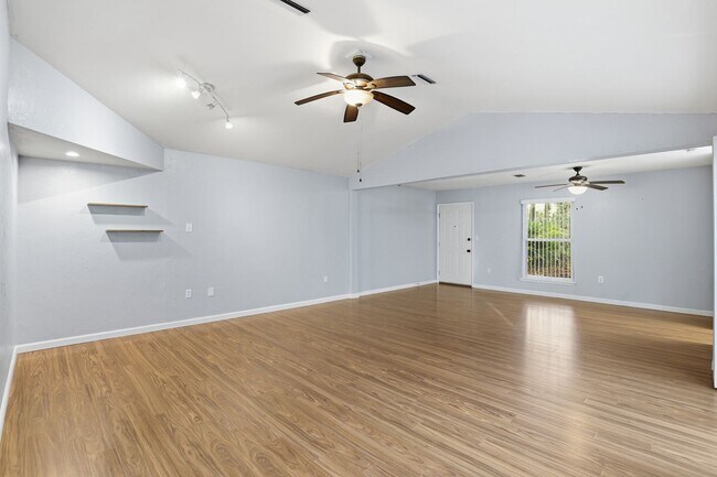 Foto del edificio - Remodeled 3 bedroom 2 bath home in NW Gainesville