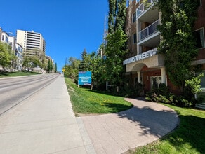 Building Photo - Legislative Estates Apartments