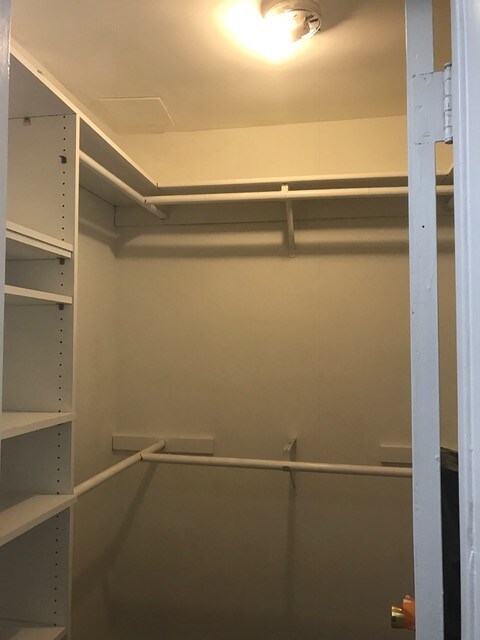 Foto del edificio - 14310 Riverside Dr