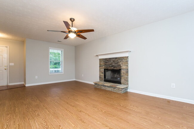 Foto del edificio - 4061 Edenbrooke Cir SW