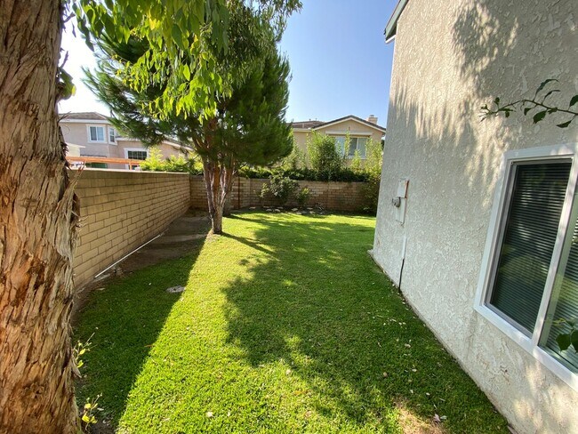 Foto del edificio - $1000 OFF 1ST MONTHS RENT! Amazing single ...