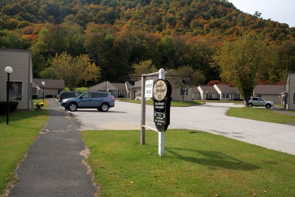 Primary Photo - Readsboro Apartments