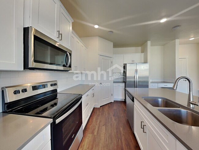 Foto del edificio - 1372 E Ludlow Dr