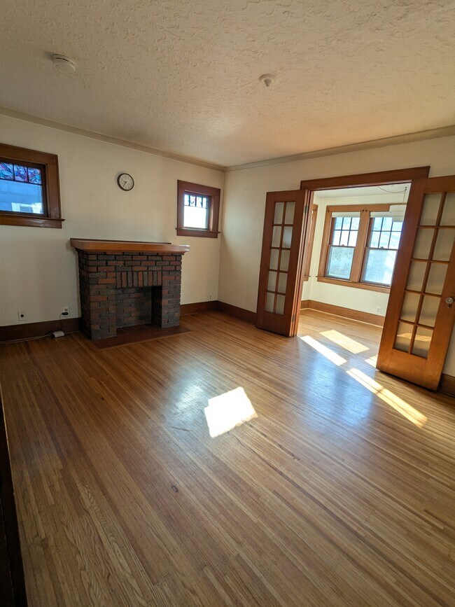 Foto del edificio - 104 Spencer Rd