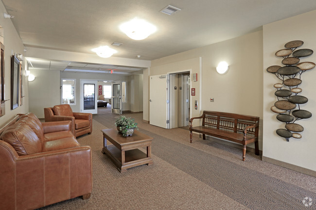 Lobby - Highland Shores Apartments