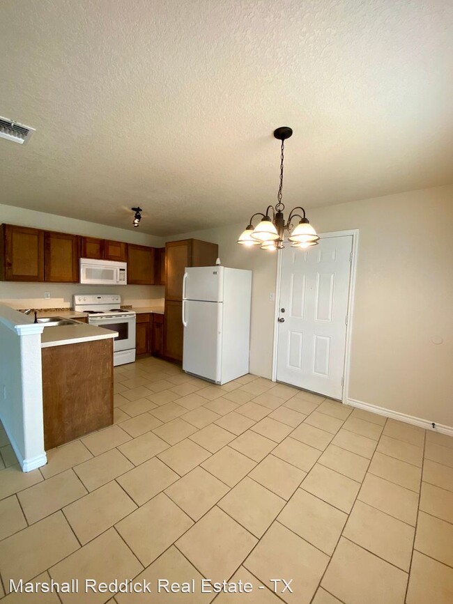Building Photo - 3 br, 2 bath House - 207 Carranza St