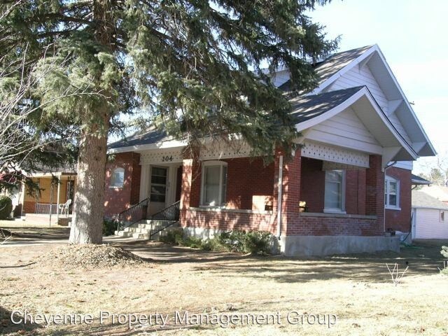 Primary Photo - 3 br, 1.5 bath House - 204 West Pershing Ave