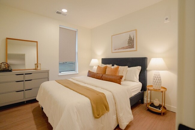 Interior Photo - 476 Taylor Apartments