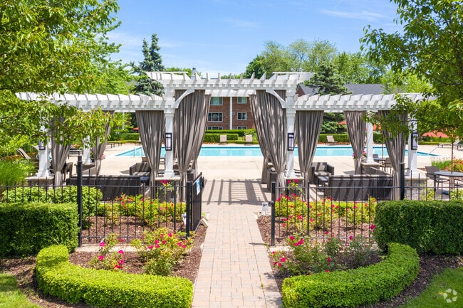 Building Photo - GreenBrier