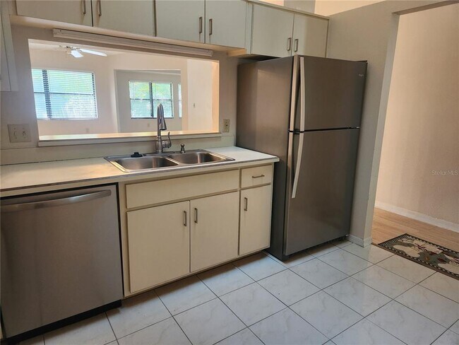 Foto del edificio - 1537 Lynda Ln