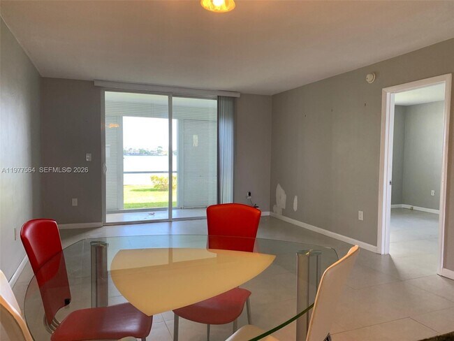 Foto del edificio - 3010 Marcos Dr